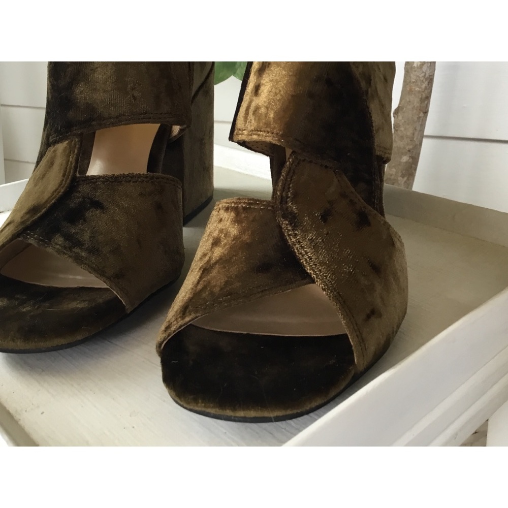 CAbi Interlock Crushed Velvet Chunky Heels
Olive Green